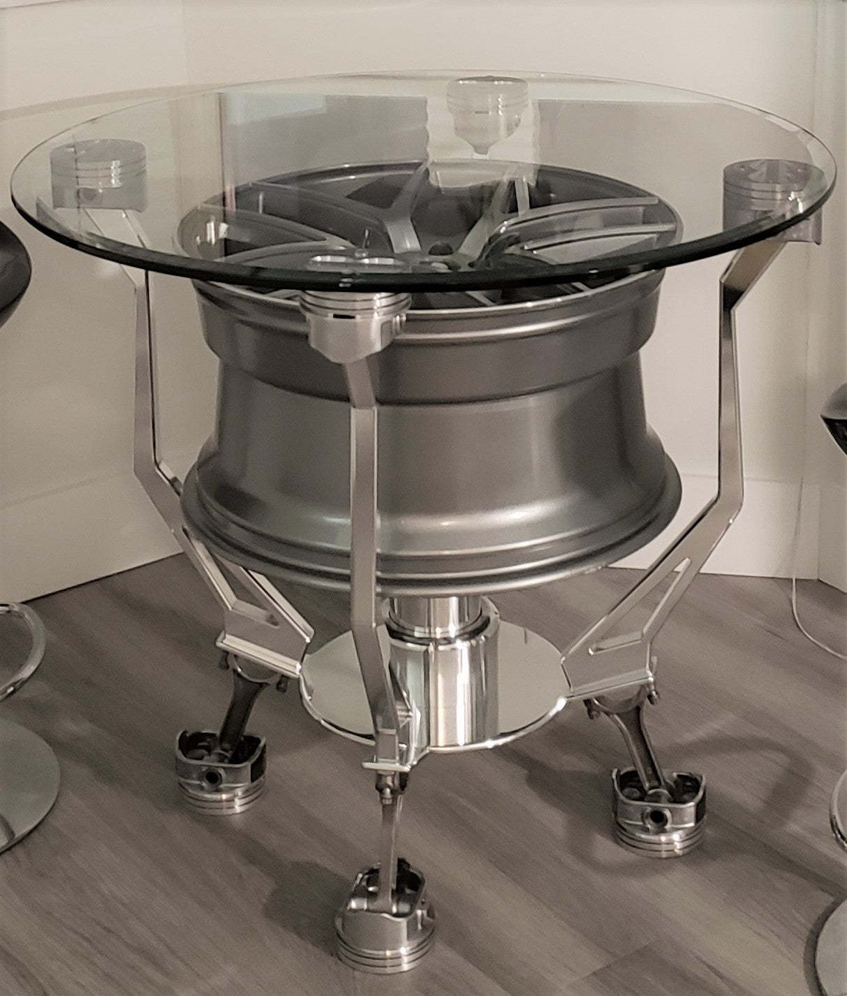 The Dinero (dining table)