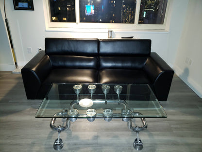 The V8 (coffee table)