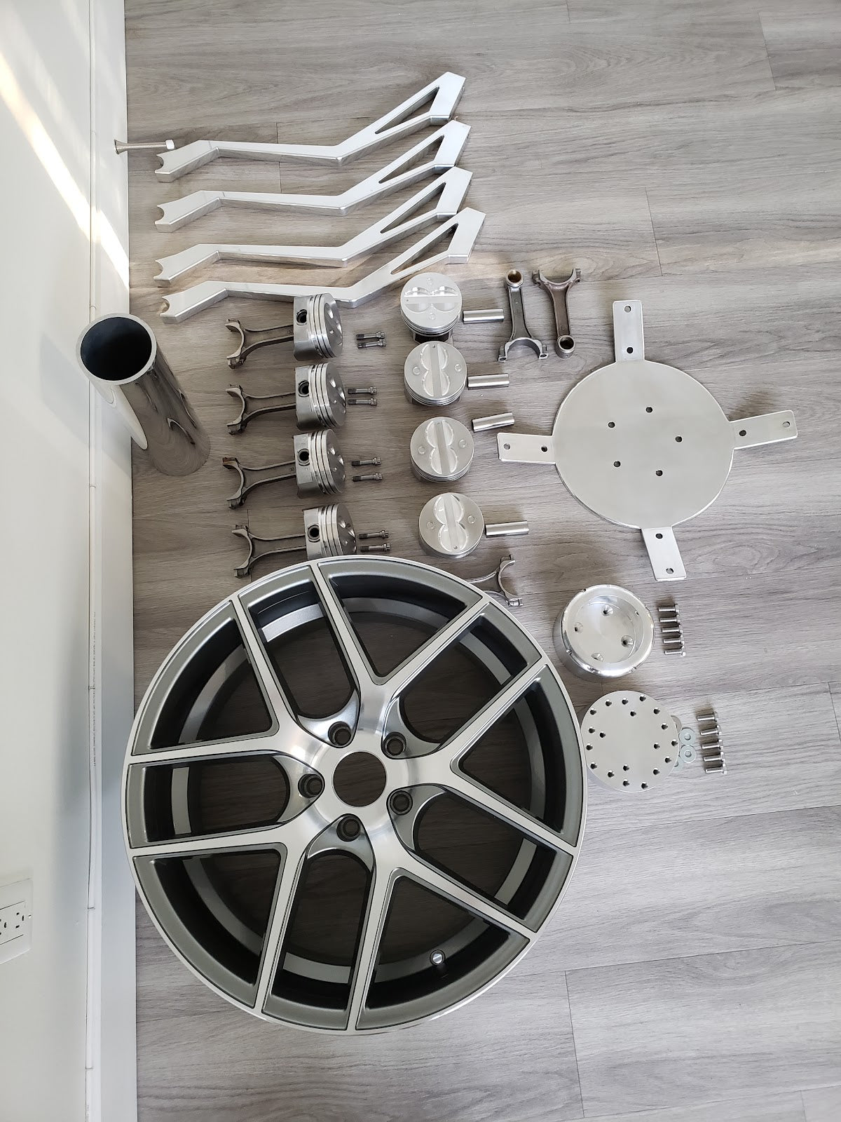 The Dinero (dining table)