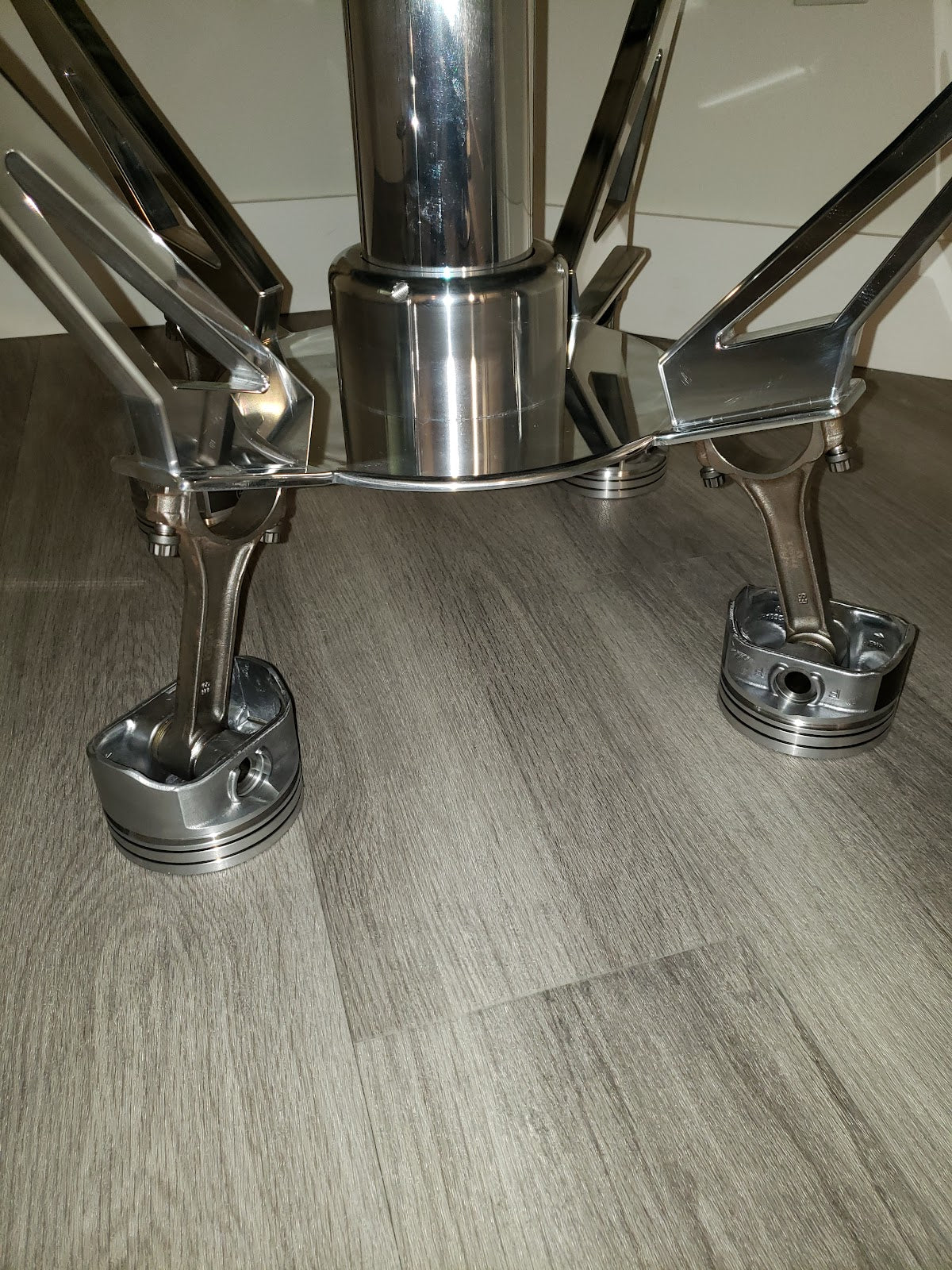 The Dinero (dining table)