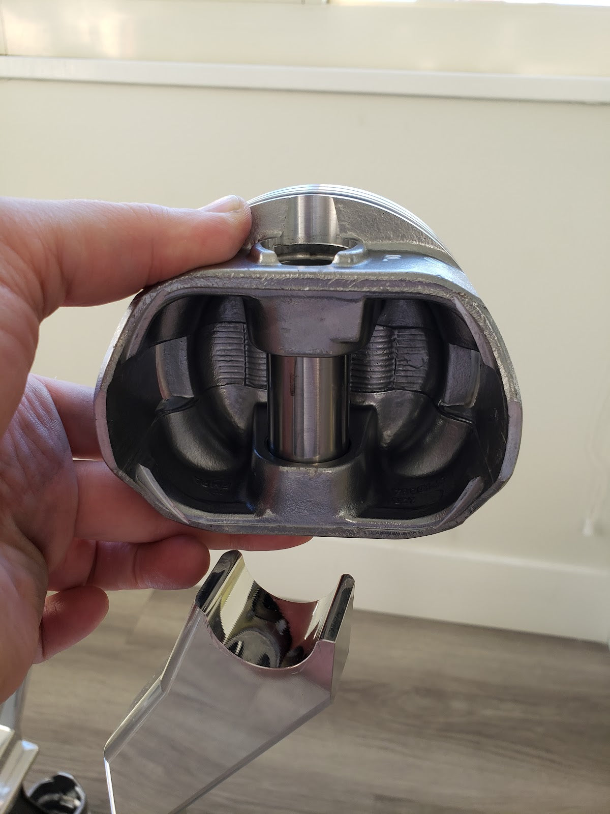 The Dinero (dining table)